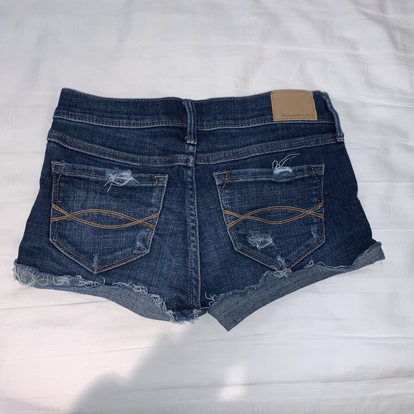 Cutest short shorts - Picture 2 of 2